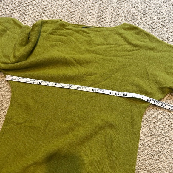 Ann Taylor 100 percent cashmere green boatneck dolman sleeve sweater - Picture 4 of 9